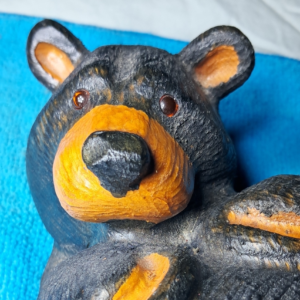 Big Sky Bears carved Solid Western Pine Wood Bear Sculpture. - Picture 6 of 12